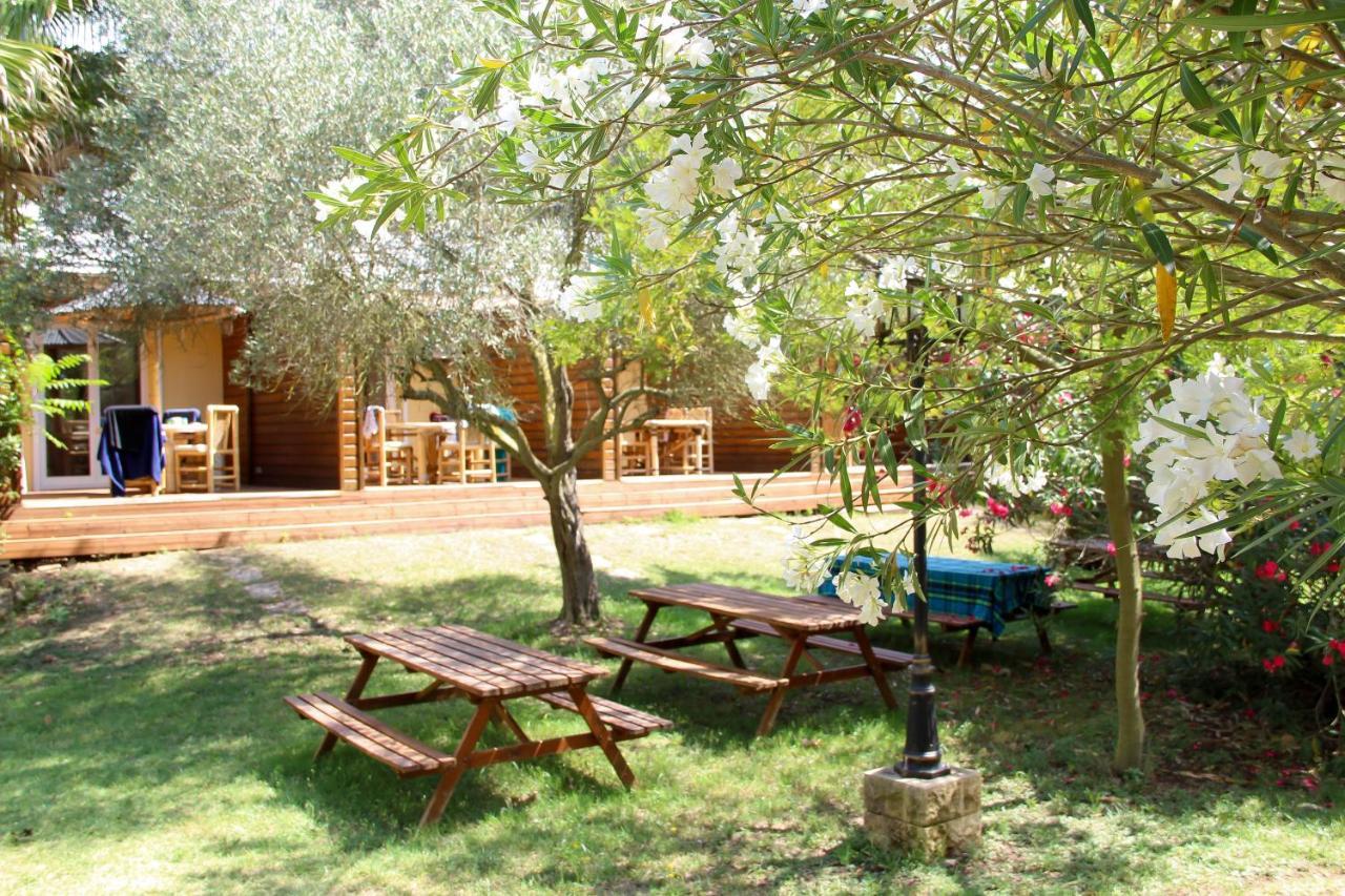 Residence Les Caraibes Serignan Bagian luar foto
