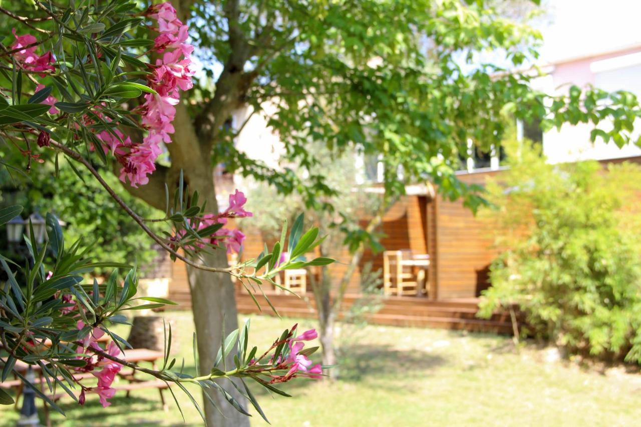 Residence Les Caraibes Serignan Bagian luar foto