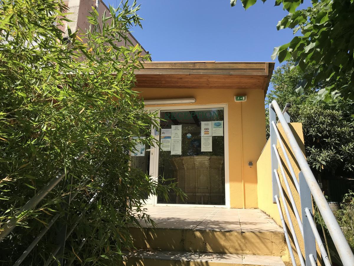 Residence Les Caraibes Serignan Bagian luar foto
