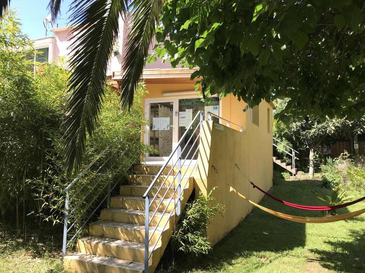 Residence Les Caraibes Serignan Bagian luar foto