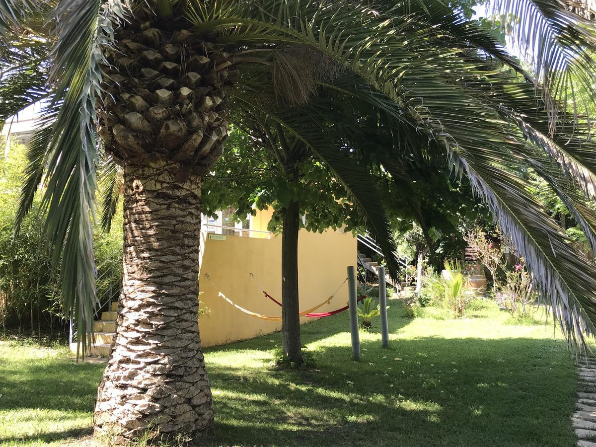 Residence Les Caraibes Serignan Bagian luar foto