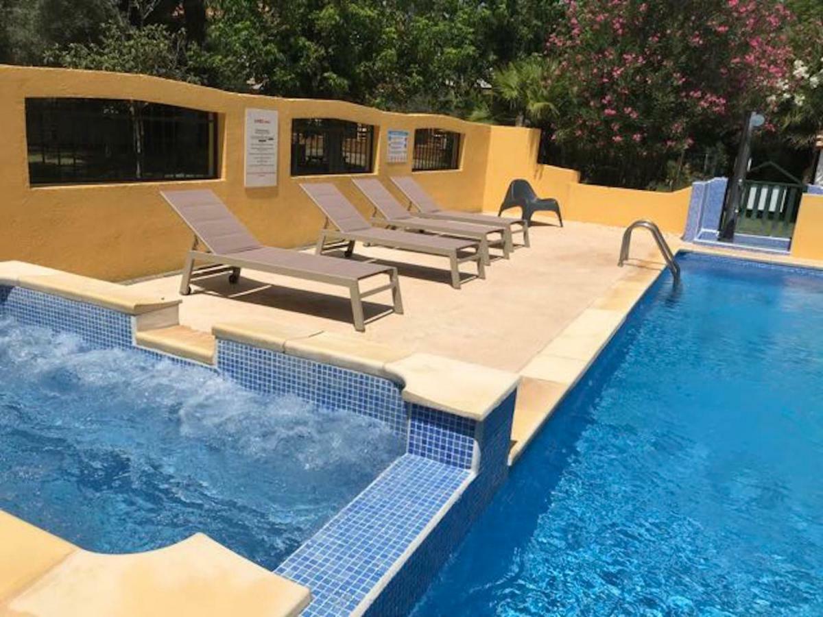 Residence Les Caraibes Serignan Bagian luar foto