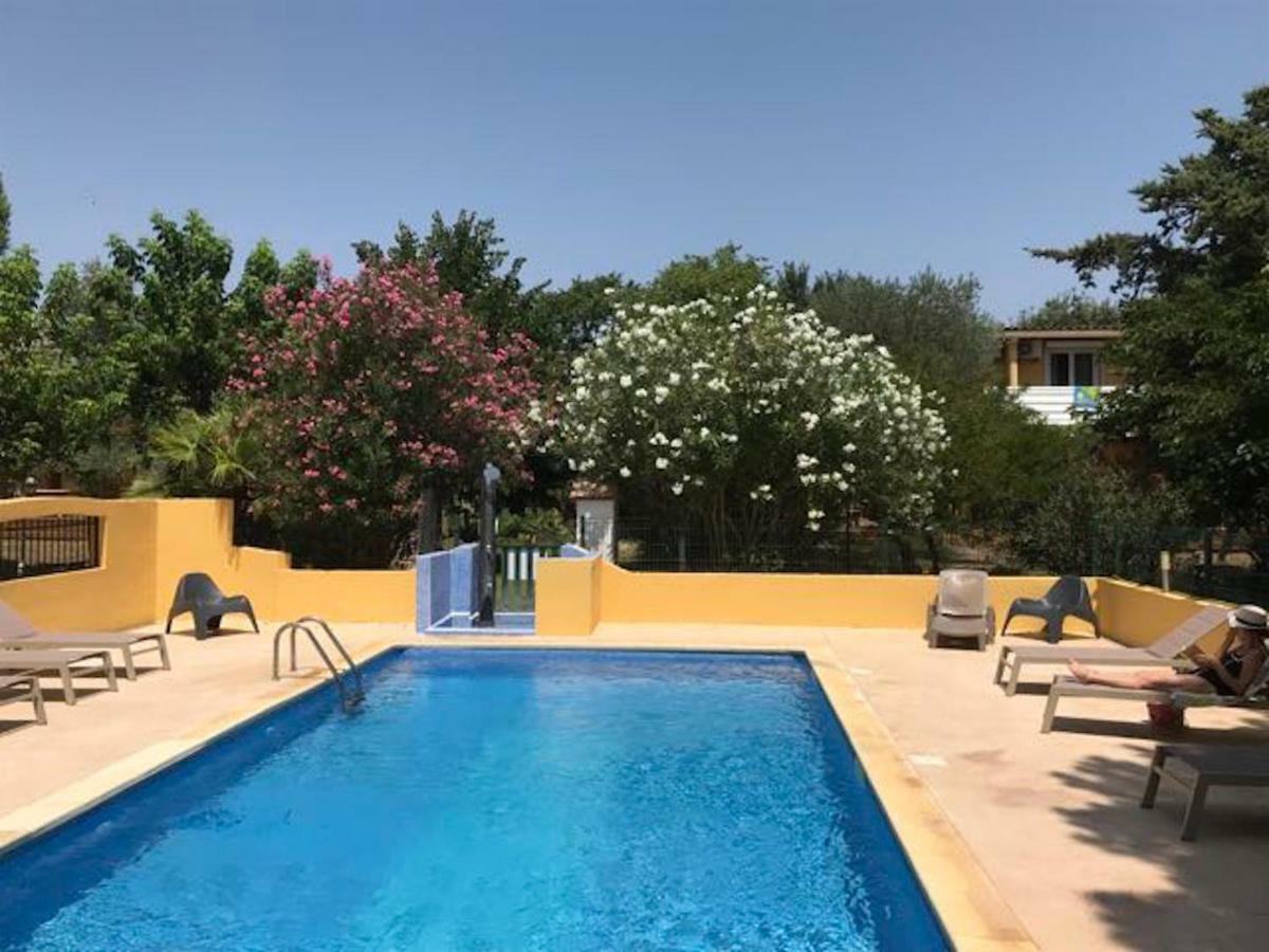 Residence Les Caraibes Serignan Bagian luar foto